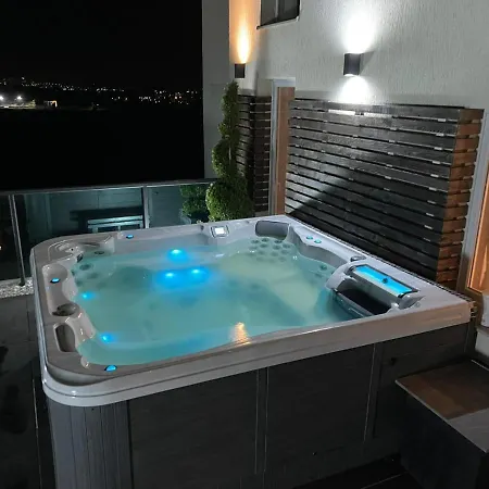 Gavas Jacuzzi & Panoramic View Apartment Cluj-Napoca Exterior photo